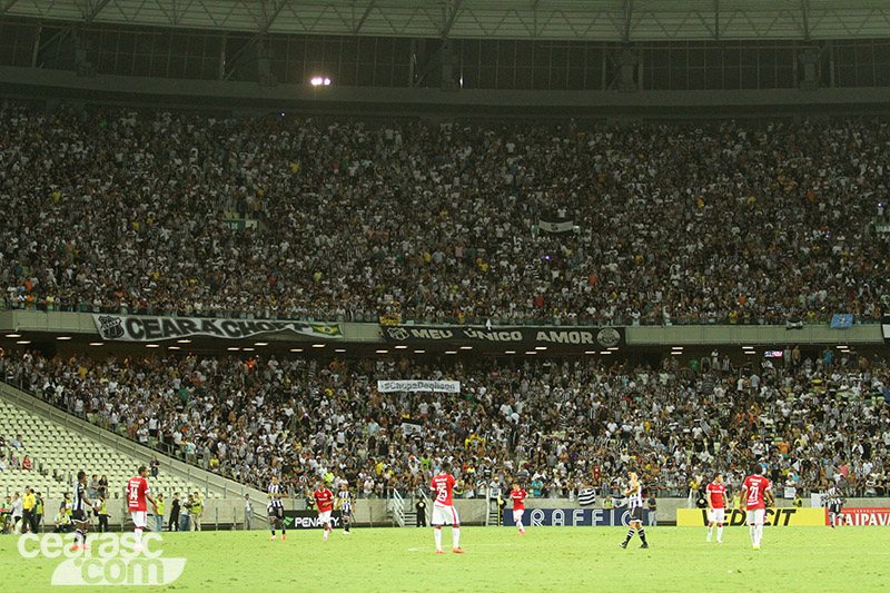 [13-08] Ceará 3 x 1  Internacional - TORCIDA - 32