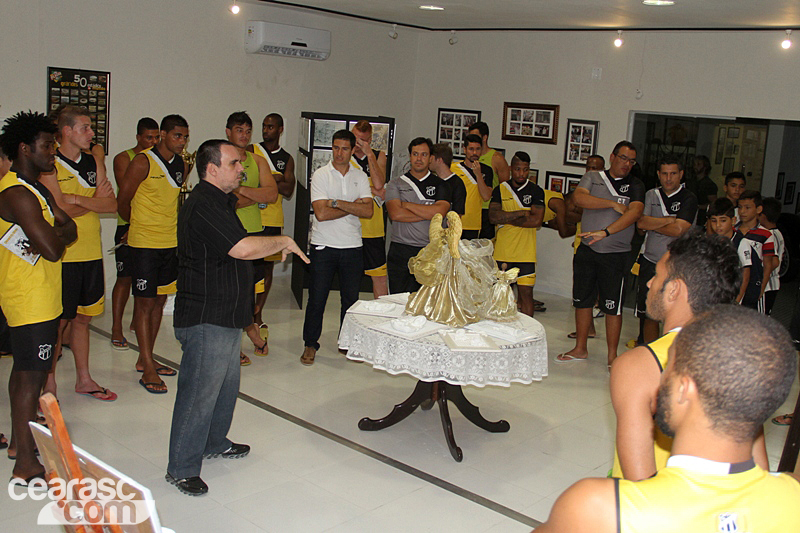 [06-01] Elenco do Ceará visita Centro Cultural2 - 3