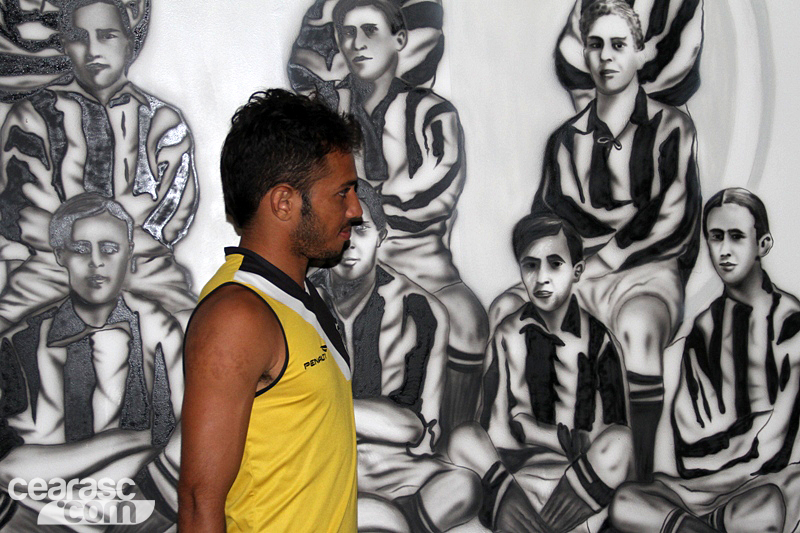 [06-01] Elenco do Ceará visita Centro Cultural2 - 17