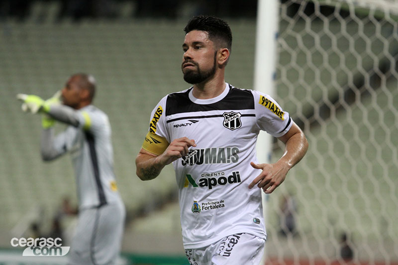 Momentos do meia Ricardinho no Vozão - 18