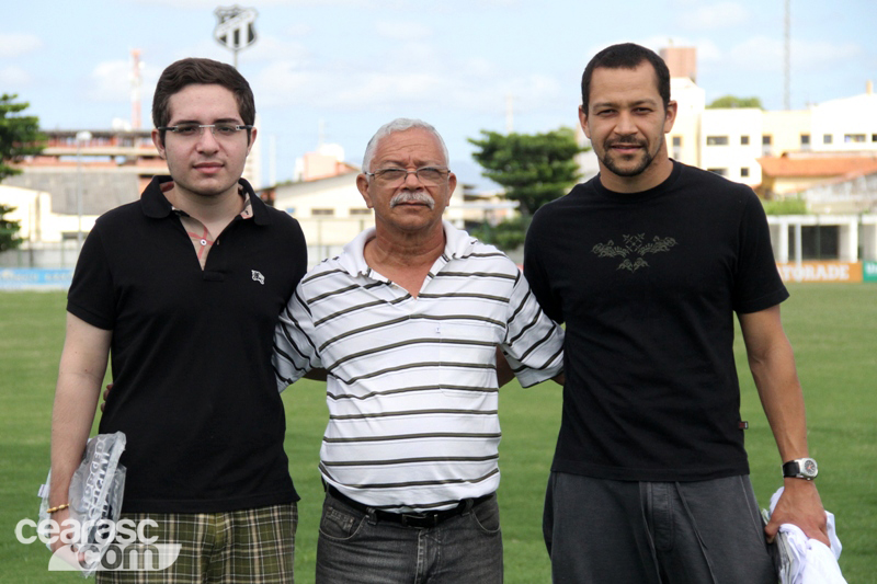 [20-07] Mesatenista Thiago Monteiro visita a sede do Vozão - 15