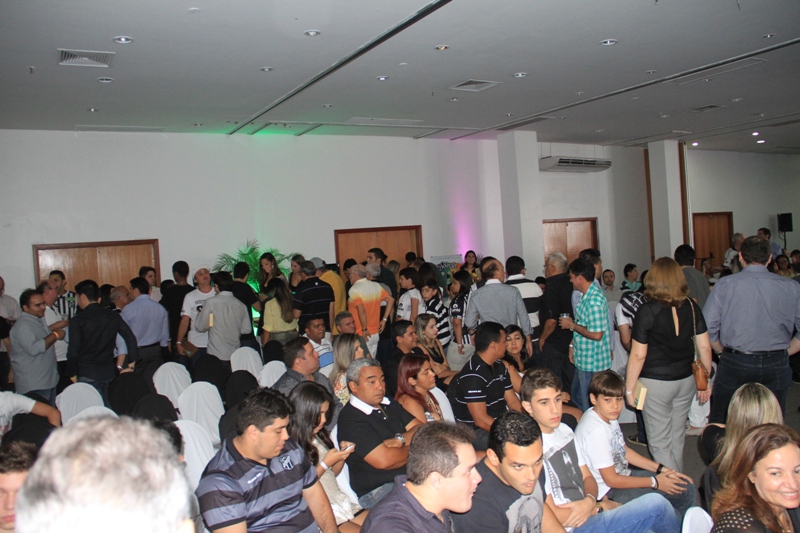 [30-01] Lançamento dos novos uniformes alvinegros com Nicole Bahls - 01 - 21