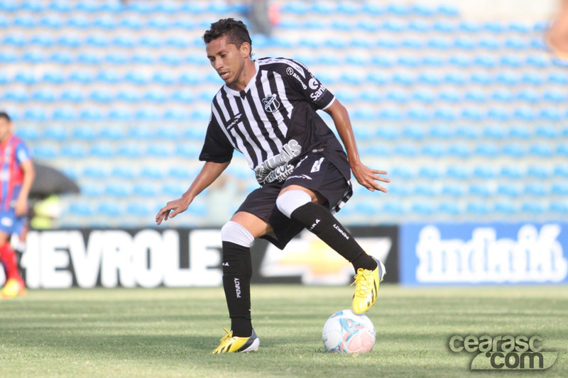 [10-03] Tiradentes x Ceará - 8