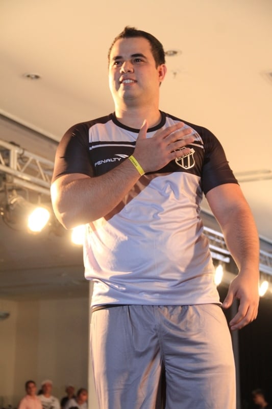 [30-01] Lançamento dos novos uniformes com Nicole Bahls - Desfile - 01 - 24