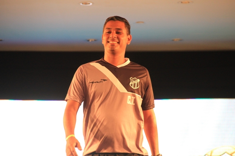 [30-01] Lançamento dos novos uniformes com Nicole Bahls - Desfile - 01 - 33