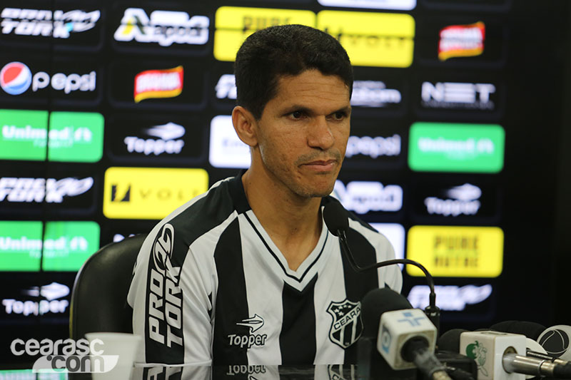 [02-01-2017] Entrevista Coletiva - Magno alves e Romário - 8