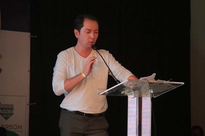 [30-01] Lançamento dos novos uniformes com Nicole Bahls - Desfile - 02 - 15