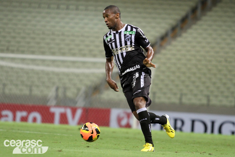 [10-04] Ceará 4 X 3 Ceilândia - 01 - 26