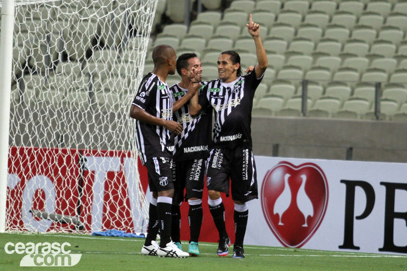 [10-04] Ceará 4 X 3 Ceilândia - 02 - 15