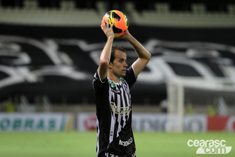 [10-04] Ceará 4 X 3 Ceilândia - 02 - 31