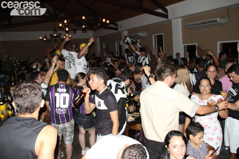 [13-05] Ceará 1 x 1 Fortaleza - Comemoração-02 - 12