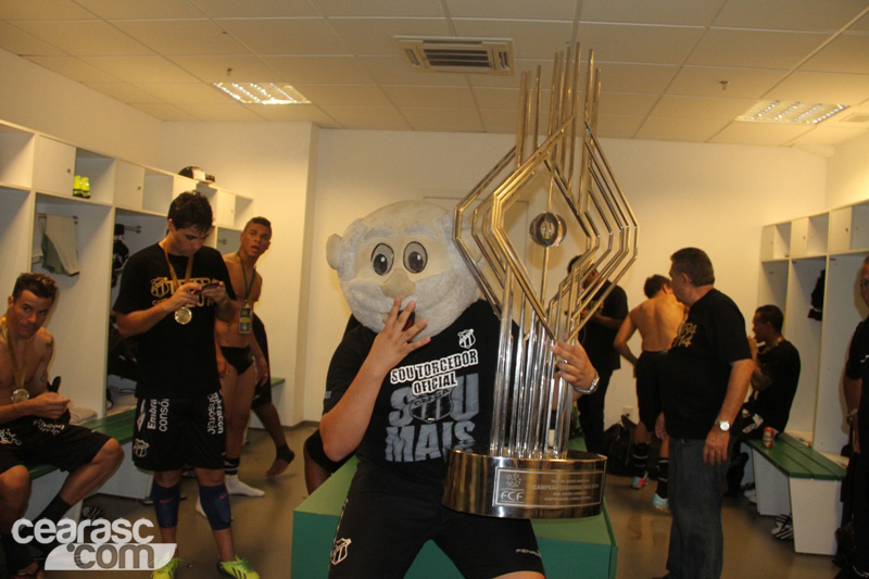 [23-04] Ceará 0 x 0 Fortaleza - Comemoração - Vestiário - 2