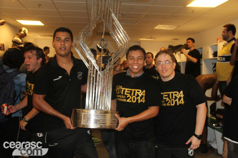 [23-04] Ceará 0 x 0 Fortaleza - Comemoração - Vestiário - 5