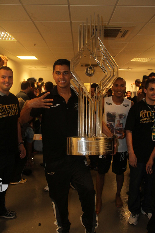 [23-04] Ceará 0 x 0 Fortaleza - Comemoração - Vestiário - 7