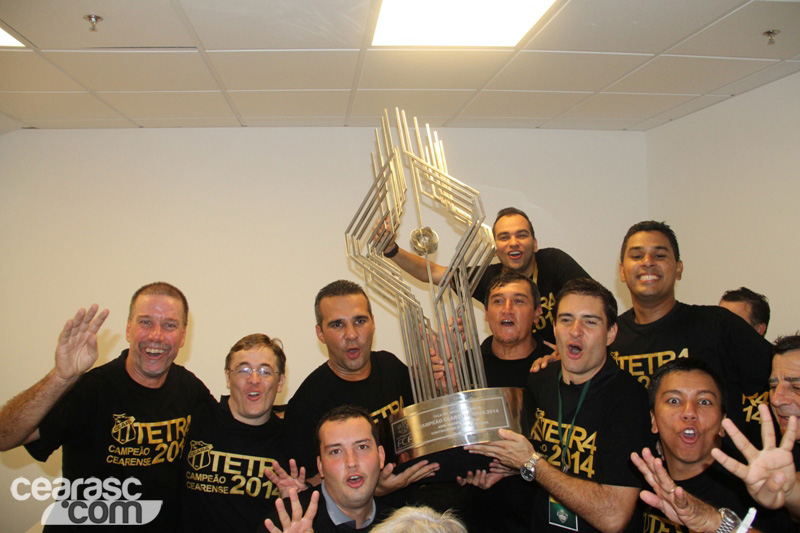 [23-04] Ceará 0 x 0 Fortaleza - Comemoração - Vestiário - 28