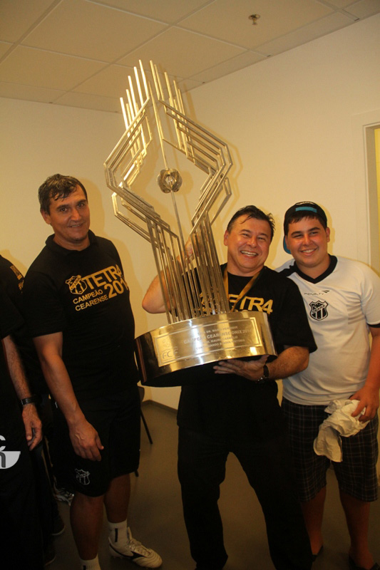 [23-04] Ceará 0 x 0 Fortaleza - Comemoração - Vestiário - 29