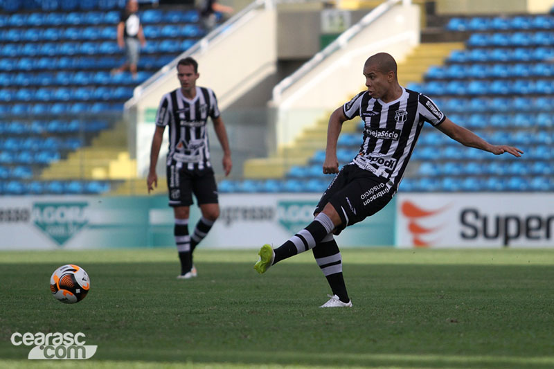 [06-02] Ceará 2 x 0 Tiradentes - 18