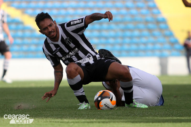 [06-02] Ceará 2 x 0 Tiradentes - 19