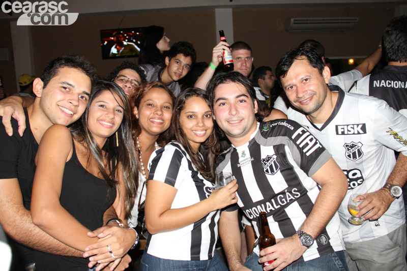 [13-05] Ceará 1 x 1 Fortaleza - Comemoração-03 - 18