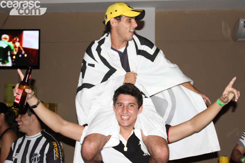 [13-05] Ceará 1 x 1 Fortaleza - Comemoração-04 - 15