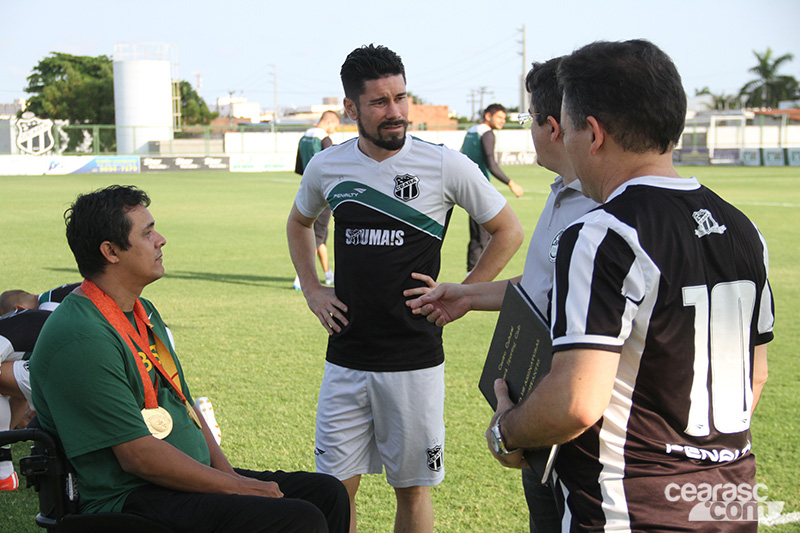 [22-08] Mesatenista David Freitas visita sede - 10