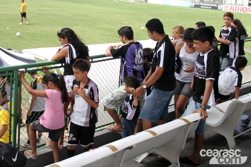 [13-04] Torcedores de Caucaia visitam sede - 3