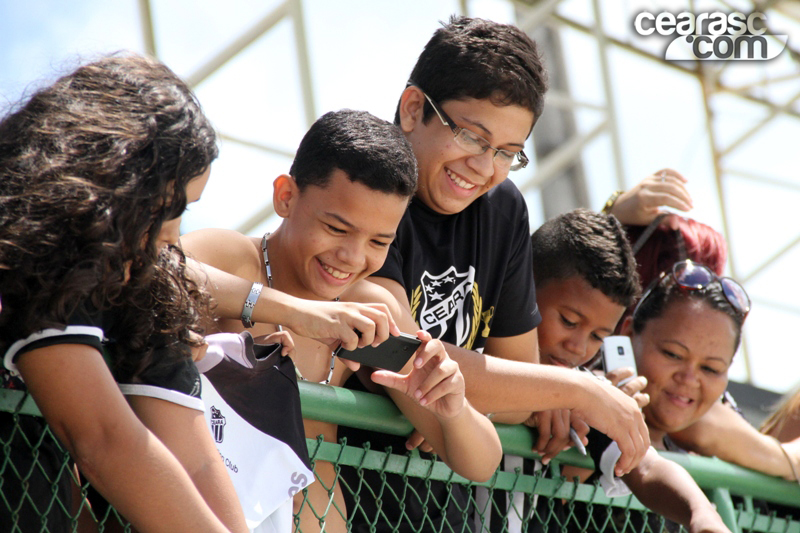 [13-04] Torcedores de Caucaia visitam sede - 13