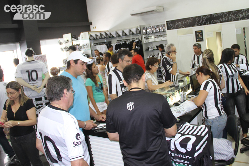 [15-09] Magno Alves recebe torcedores na Loja Oficial5 - 17