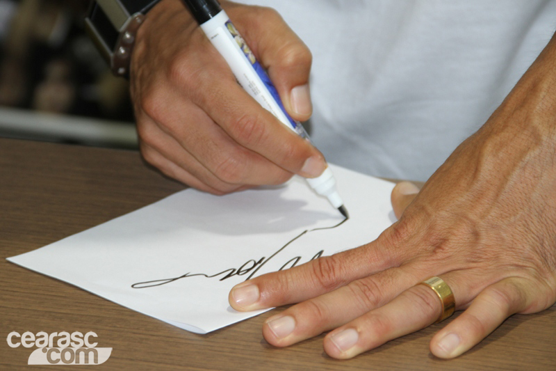 [15-09] Magno Alves recebe torcedores na Loja Oficial5 - 18