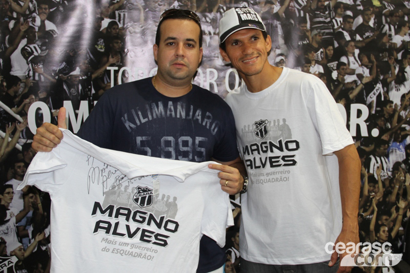 [15-09] Magno Alves recebe torcedores na Loja Oficial2 - 23