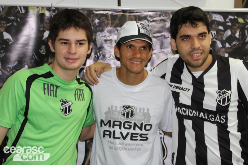 [15-09] Magno Alves recebe torcedores na Loja Oficial2 - 24