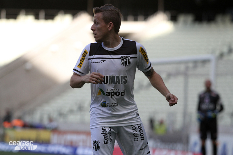 [23-08] Ceará 4 x 3 Paraná - 01 - 3