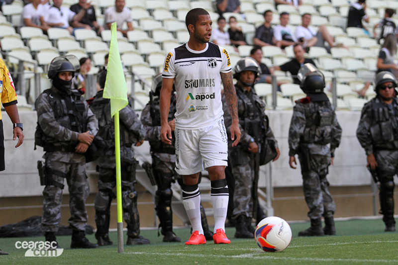 [23-08] Ceará 4 x 3 Paraná - 01 - 4