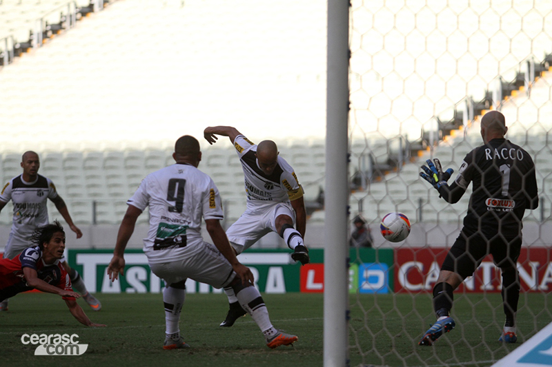 [23-08] Ceará 4 x 3 Paraná - 01 - 5