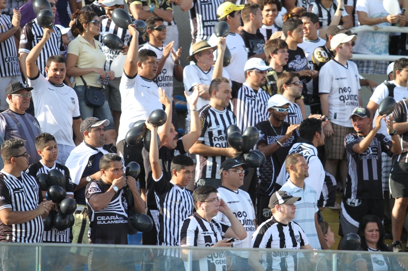 [15-09] Ceará 4 x 3 Joinville - TORCIDA - 9