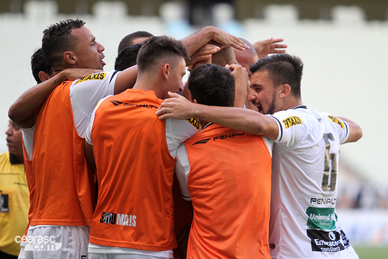 [23-08] Ceará 4 x 3 Paraná - 01 - 12