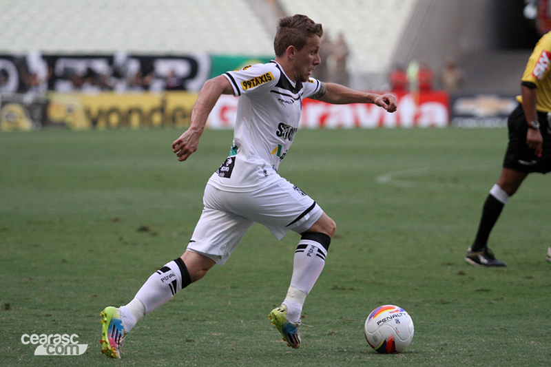 [23-08] Ceará 4 x 3 Paraná - 01 - 15