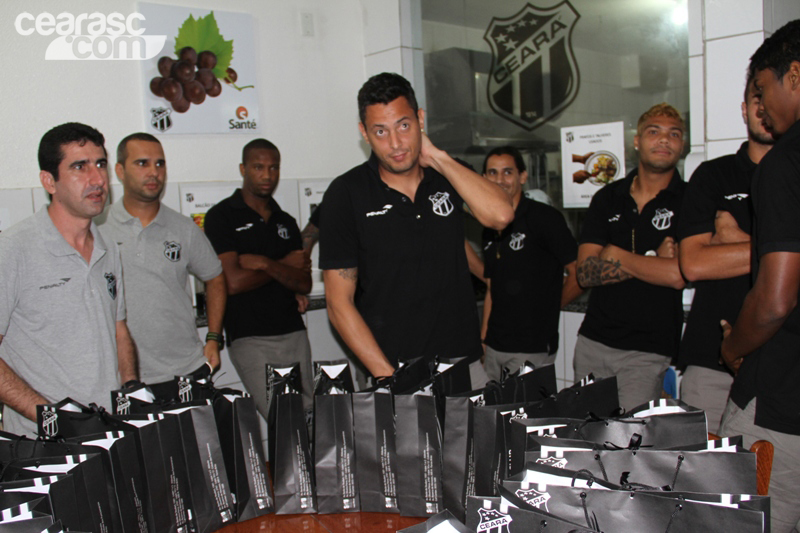 [13-04] Bí-O envia brindes para o elenco - 3