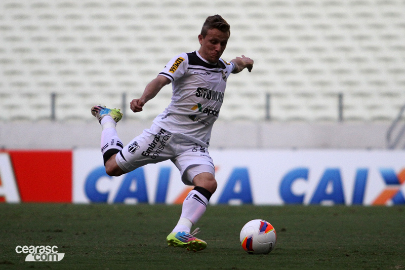 [23-08] Ceará 4 x 3 Paraná - 01 - 20