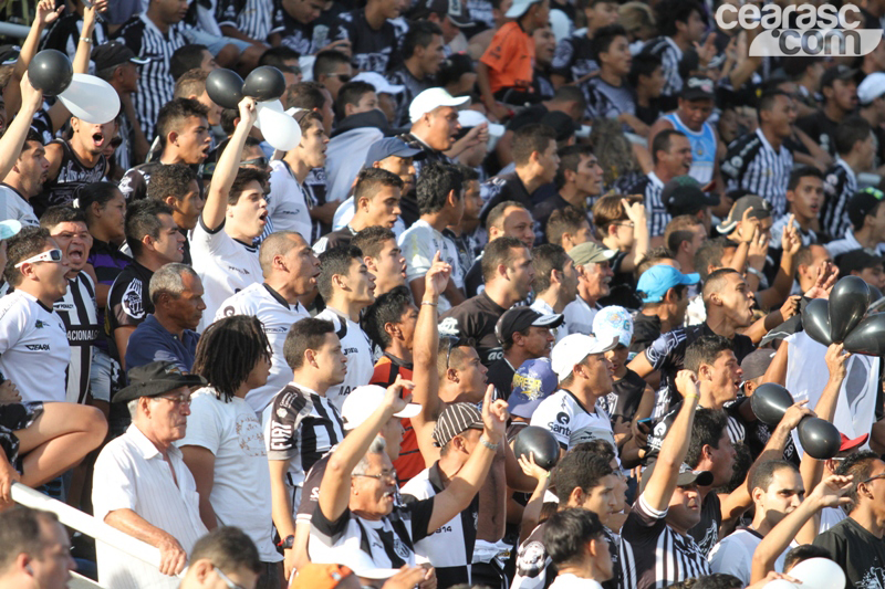 [15-09] Ceará 4 x 3 Joinville - TORCIDA - 13