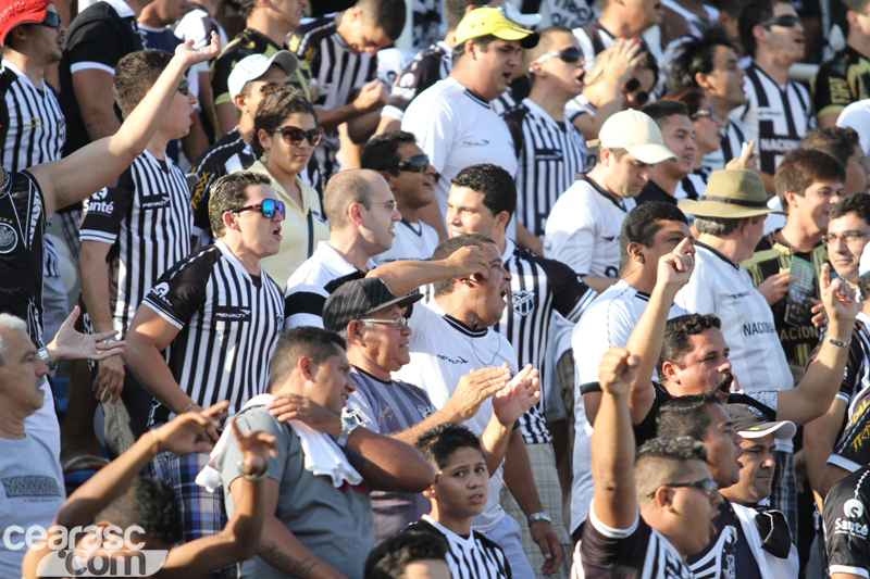 [15-09] Ceará 4 x 3 Joinville - TORCIDA - 14