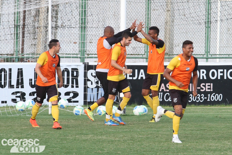 [14-07] Treino técnico + tático - 10