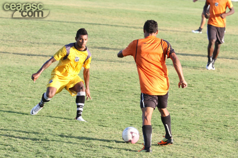 [17-10] Treino coletivo para não relacionados  + Sub-20 - 6