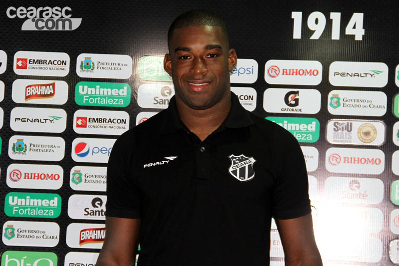 [20-06] Apresentação do Zagueiro Gustavo - 6