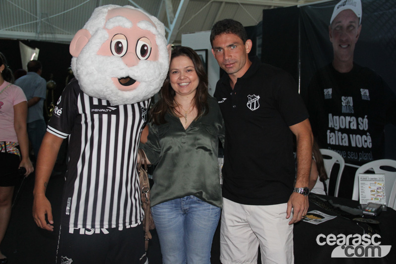 [28-07] Atacante Mota visita Exposição Clubes do Coração - 16