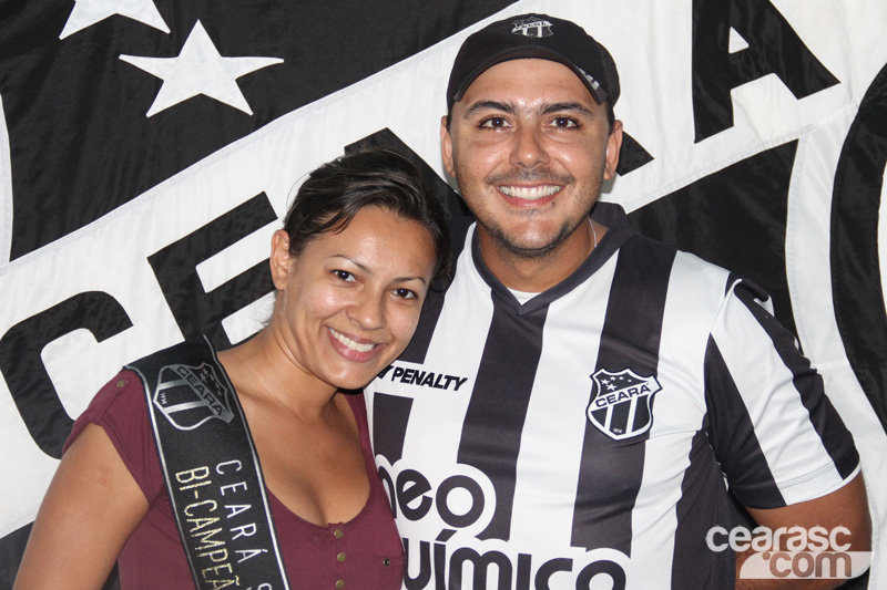 [28-07] Atacante Mota visita Exposição Clubes do Coração - 17