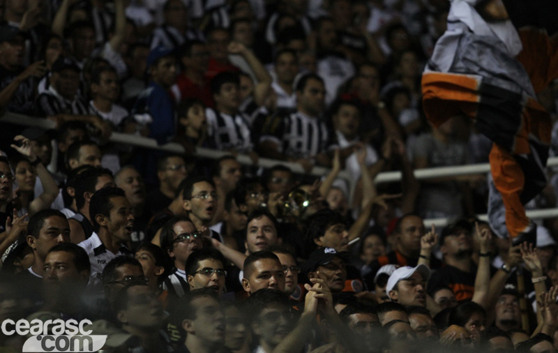 [18-05] Ceará 1 x 2 América-MG - Torcida - 11