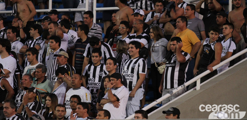 [15-09] Ceará 4 x 3 Joinville - TORCIDA - 18