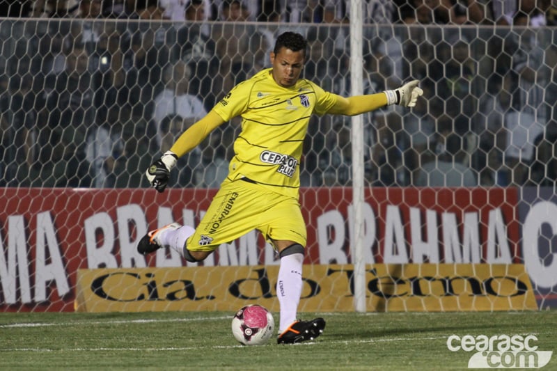 [15-09] Ceará 4 x 3 Joinville-02 - 21