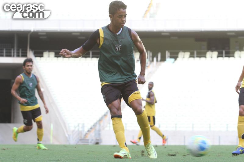 [15-10] Treino coletivo - Castelão - 10